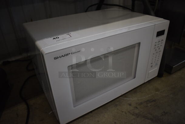 Sharp SMC1131CW Metal Countertop Microwave Oven w/ Plate. 120 Volts, 1 Phase. 20.5x13.5x12 - Image 4 of 5