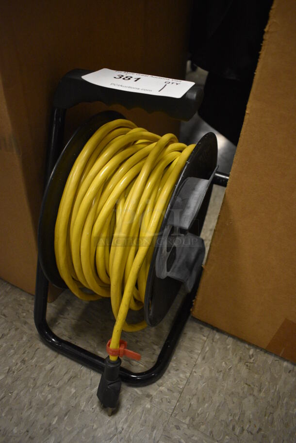 Extension Cord with Cord Reel