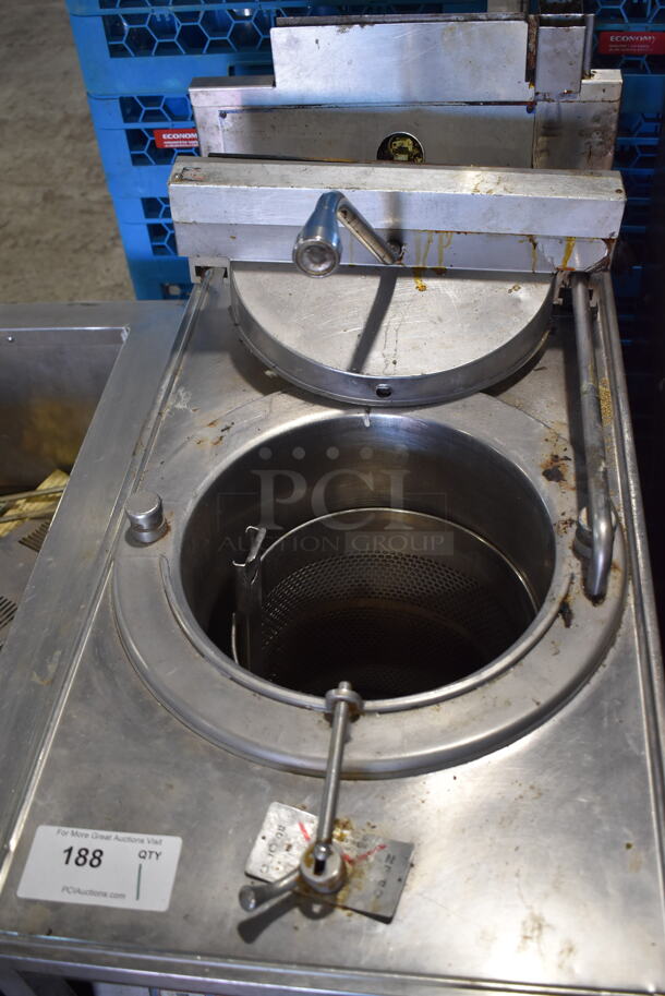 Broaster 1800GH Stainless Steel Commercial Floor Style Natural Gas Powered Pressure Fryer. 65,000 BTU. 18x34x47 - Image 5 of 7