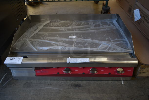 BRAND NEW SCRATCH AND DENT! Avantco 177EG30N Stainless Steel Commercial Countertop Electric Powered Flat Top Griddle. 208/240 Volts, 1 Phase.  - Image 1 of 4