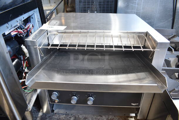 BRAND NEW SCRATCH AND DENT! Vollrath JT3H Stainless Steel Commercial Countertop Conveyor Toaster with 1 1/2"-3" Opening. 220 Volts, 1 Phase.  - Image 3 of 5