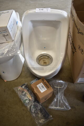 BRAND NEW SCRATCH AND DENT! American Standard WES-4000 F-4000 Urinal. 