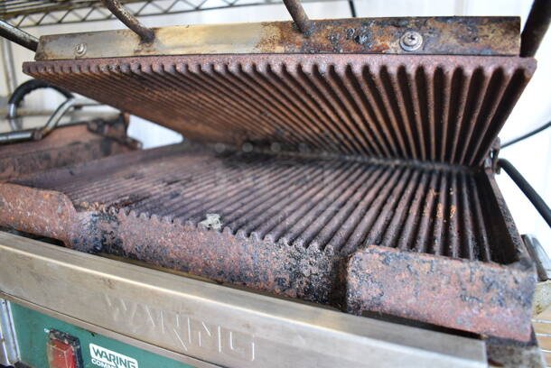 Waring Stainless Steel Commercial Countertop Panini Press. 20x18x10. Tested and Working! - Image 4 of 4