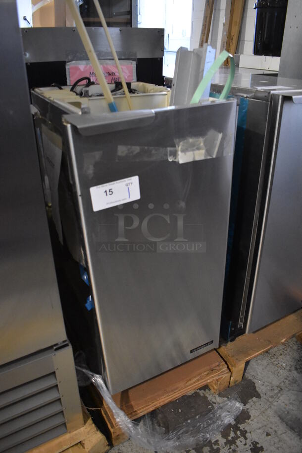 Hoshizaki AM-50BAE Stainless Steel Commercial Self Contained Slim Line Ice Machine. 115-120 Volts, 1 Phase.  - Image 2 of 6
