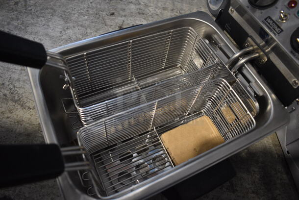 BRAND NEW SCRATCH AND DENT! Waring Stainless Steel Commercial Countertop Electric Powered Fryer w/ 2 Metal Fry Baskets. 208 Volts, 1 Phase. 13x24x12 - Image 3 of 7