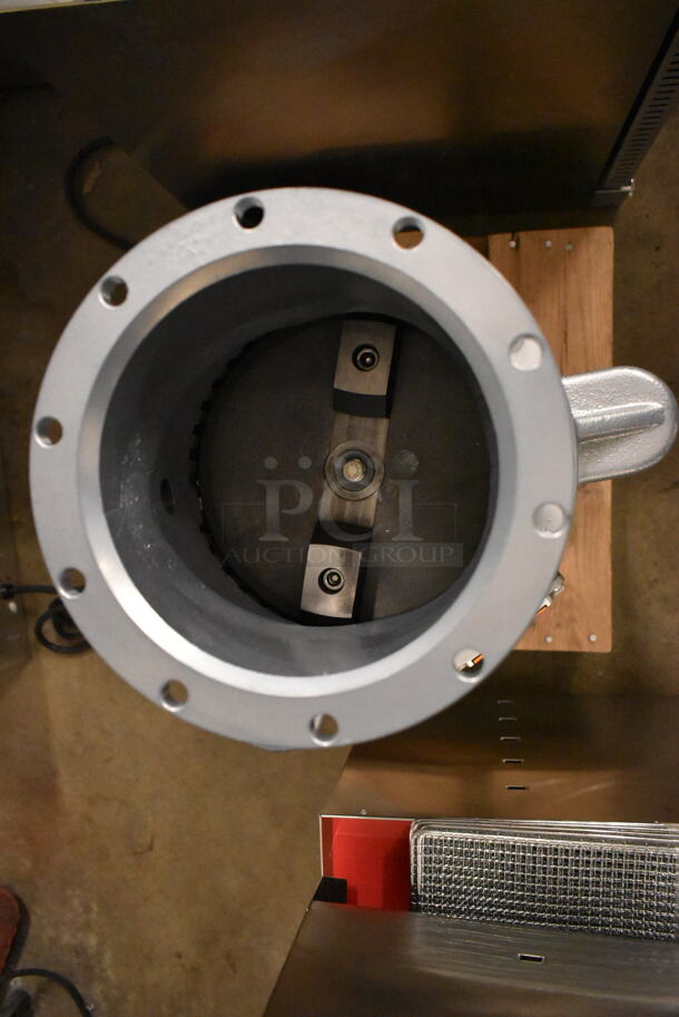 BRAND NEW SCRATCH AND DENT! Hobart FD4/150-1 Commercial Garbage Disposer with Adjustable Flanged Feet. 208-230/460 Volts. - Image 8 of 10