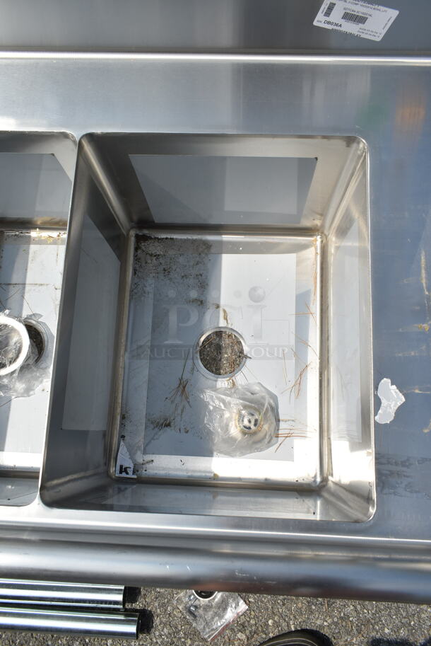 BRAND NEW SCRATCH AND DENT! Regency 600DDTS384LFT 16-Gauge 7' Soiled / Dirty Dish Table with 3-Compartment Sink - 16" x 20" x 14" Bowls - Left Drainboard - Image 8 of 10