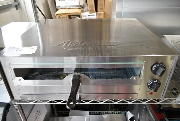 BRAND NEW SCRATCH AND DENT! Avantco CPO16TSGL Stainless Steel Countertop Pizza / Snack Oven with Adjustable Thermostatic Control and Glass Door. 120 Volts, 1 Phase. Tested and Working! - Image 2 of 4