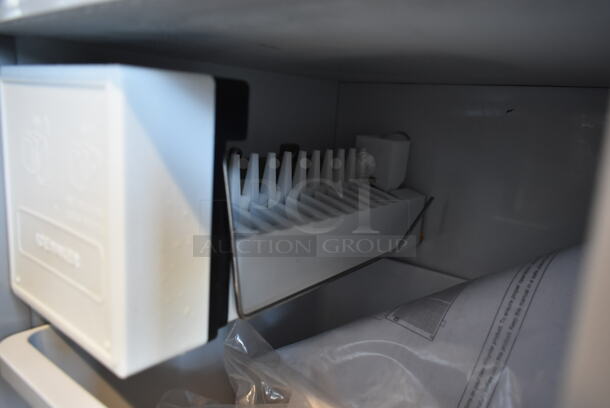 BRAND NEW SCRATCH AND DENT! Whynter MIM-14231SS 14'' Undercounter Automatic Marine Ice Maker 23lb. 115 Volts, 1 Phase. Tested and Working! - Image 5 of 6