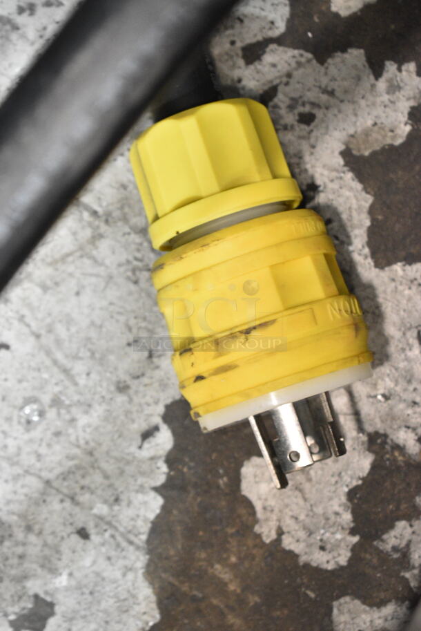 2021 Hobart MG2032 Metal Commercial Floor Style Electric Powered Meat Mixer Grinder w/ Foot Pedal on Commercial Casters. 208 Volts, 3 Phase. Tested and Working! - Image 5 of 6