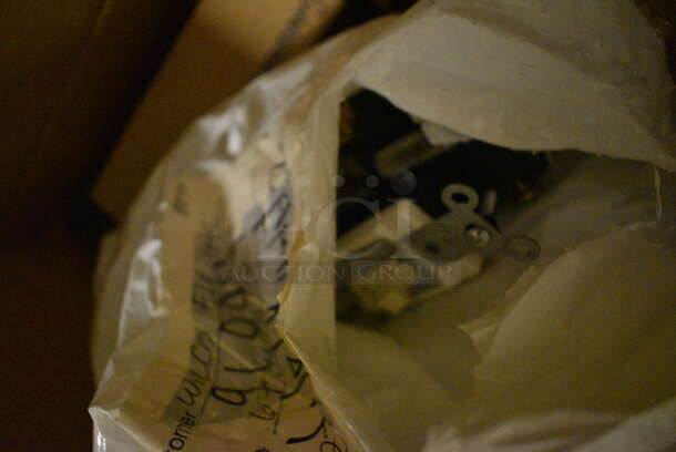 ALL ONE MONEY! Airflow AFP.30 2000 Merv 8 Filters, Light Switches, Ralph Lauren Shams, and Evaporative Chilling Towels - Image 5 of 11