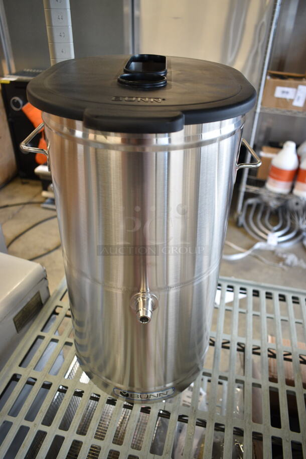 2 BRAND NEW SCRATCH AND DENT! Items Including Bulman A500-12 12" Paper Cutter and Bunn 34100.0002 TDO-4 4 Gallon Iced Tea Dispenser with Brew-Through Lid. 2 Times Your Bid!  - Image 5 of 9