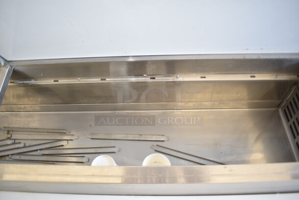 Avantco 178PICL3HC Stainless Steel Commercial Pizza Prep Table Bain Marie Mega Top w/ Over Sized Cutting Board on Commercial Casters. 115 Volts, 1 Phase. Tested and Working! - Image 4 of 8