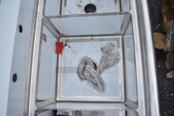 BRAND NEW SCRATCH AND DENT! Steelton 522CS31818LR 90" 18-Gauge Stainless Steel Three Compartment Commercial Sink with 2 Drainboards - 18" x 18" x 12" Bowls - Image 6 of 10