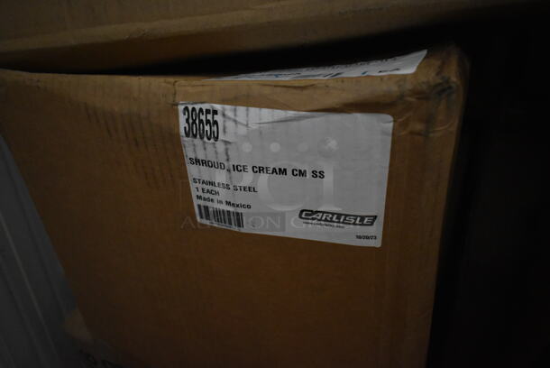 PALLET LOT of 32 BRAND NEW! Boxes Including 3 Box 500CC9 Choice 9 oz. Clear PET Customizable Plastic Squat Cold Cup - 1000/Case, 2 Box 795PLAKFT4 EcoChoice 7 7/8" x 5 1/2" x 3 1/2" Kraft PLA Lined Compostable #4 Take-Out Container - 160/Case, 347RSG2 Choice 2 oz. Clear Plastic Shot Glass - 2500/Case, Carlisle 38655  Coldmaster Ice Cream Shroud for Coldmaster 3 Gallon Cold Crock, Choice 10 oz. Clear PET Plastic Cold Cup - 1000/Case, 129MCS28W Choice 28 oz. White 8 3/4" x 6 1/4" x 1 3/4" Rectangular Microwavable Heavy Weight Container with Lid - 150/Case, 24713622 Vigor Drop In Bins, 164HIGHCWN Lancaster Table & Seating Assembled Standard Height Wooden High Chair with Walnut Finish, 129MCR24B Choice 24 oz. Black Round Microwavable Heavy Weight Container with Lid 7 1/4" - 150/Case. 32 Times Your Bid! - Image 5 of 12