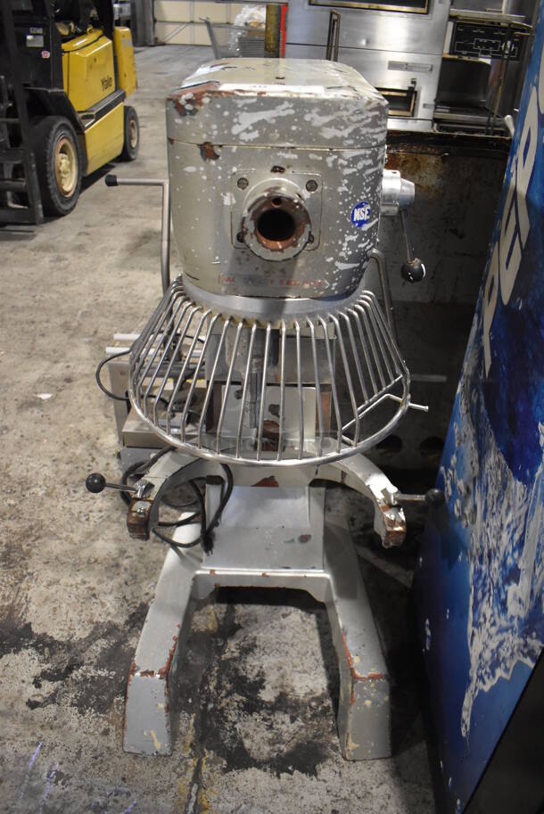 Thunderbird ARM-30 Metal Commercial Floor Style 30 Quart Dough Mixer w/ Bowl Guard. 115 Volts, 1 Phase. 21x24x45. Tested and Powers On But Parts Do Not Move - Image 2 of 8