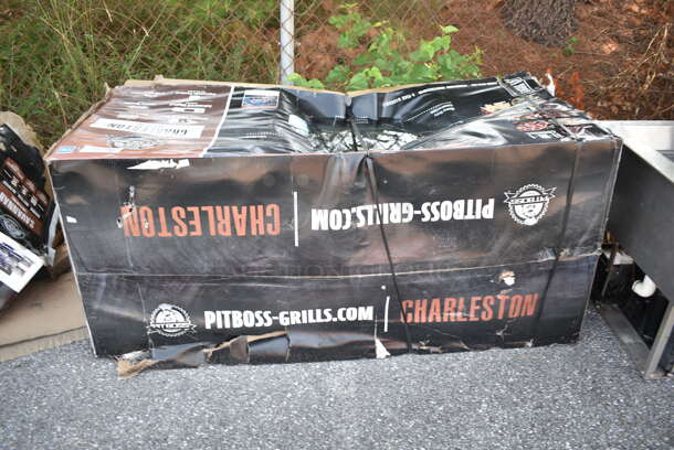 BRAND NEW IN BOX! Pit Boss Charleston Onyx Edition 1020 Sq in Wood Pellet Grill/Gas Griddle Combo - Image 2 of 3