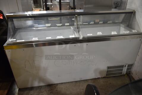 Master-Bilt DD-88 Metal Commercial Floor Style Ice Cream Dipping Cabinet. 208-230 Volts, 1 Phase. Tested and Powers On But Does Not Get Cold