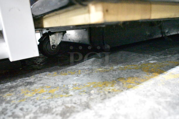 Hussmann Q3-SS-6S Metal Commercial Floor Style Horizontal Reach In Grab N Go Merchandiser. 120/208-240 Volts, 1 Phase.  - Image 5 of 8