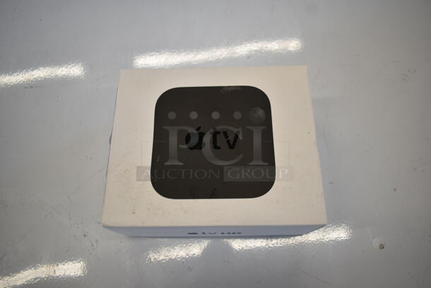 IN ORIGINAL BOX! Apple A1469 Apple TV Box w/ Remote. - Image 3 of 7