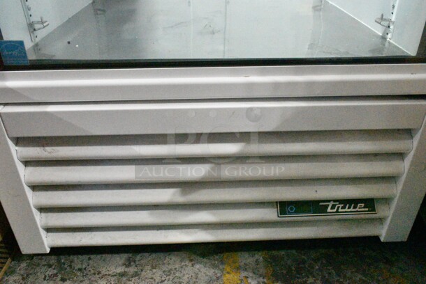 2021 True TSCI-600R-G-PH Metal Commercial Single Door Reach In Cooler Merchandiser w/ Poly Coated Racks. 115 Volts, 1 Phase. Tested and Working! - Image 2 of 5