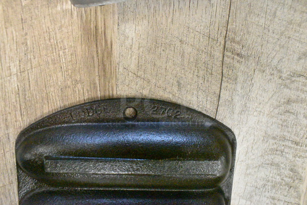 4 Various Metal Items; 3 Skillets and 1 7 Corn Cob Pan. Includes 11x13x2, 12.5x6x1. 4 Times Your Bid!  - Image 4 of 11