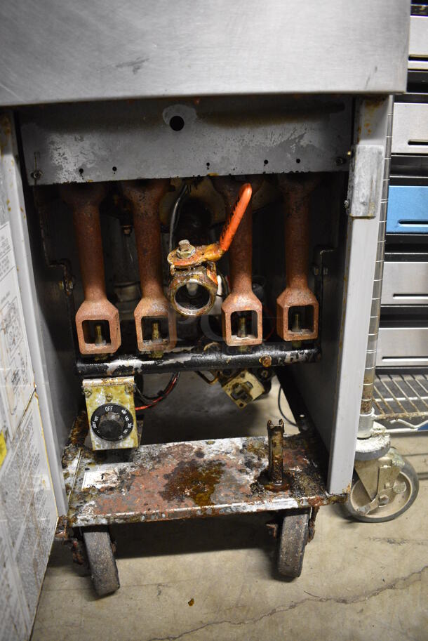 Dean Model SM150GN Stainless Steel Commercial Floor Style Natural Gas Powered Deep Fat Fryer w/ 2 Baskets on Commercial Casters. 120,000 BTU. 15.5x30x47 - Image 5 of 6