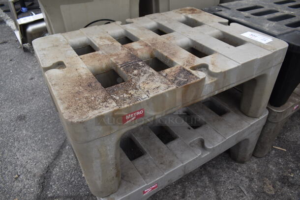 2 Metro Gray Poly Commercial Dunnage Racks. 30x22x12. 2 Times Your Bid! - Image 2 of 3