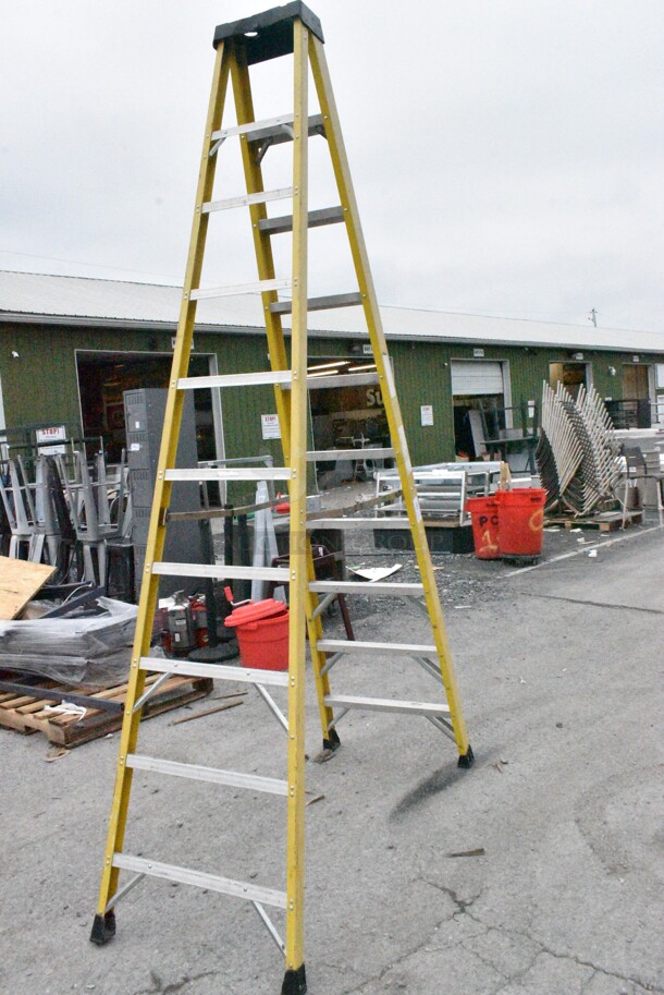 11' A Frame Ladder. - Image 5 of 6