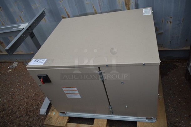 BRAND NEW SCRATCH AND DENT! Bohn BCH0009MCACZX0626 Metal Commercial Compressor for Walk In Box. 208-230 Volts, 3 Phase. 
