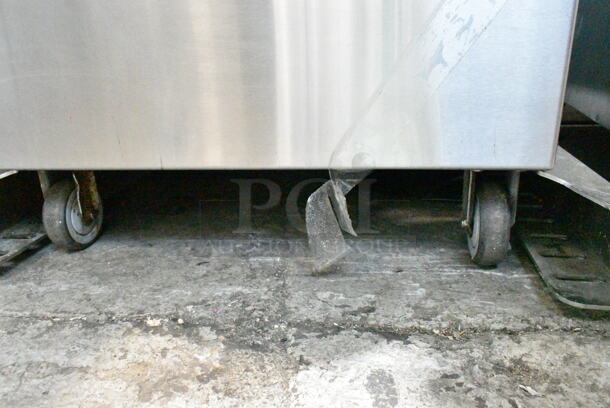 Fresh N Squeeze POS-1 Stainless Steel Commercial Floor Style Automatic Citrus Juicer on Commercial Casters. 120 Volts, 1 Phase. Tested and Working! - Image 2 of 8