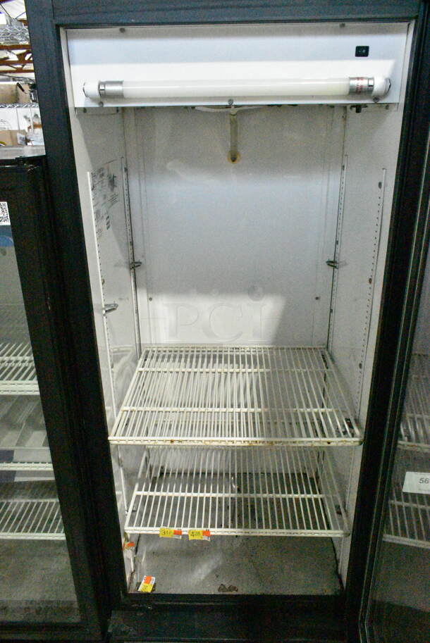 True GDM-12 Metal Commercial Single Door Reach In Cooler Merchandiser w/ Poly Coated Racks. 115 Volts, 1 Phase. Tested and Working! - Image 3 of 5