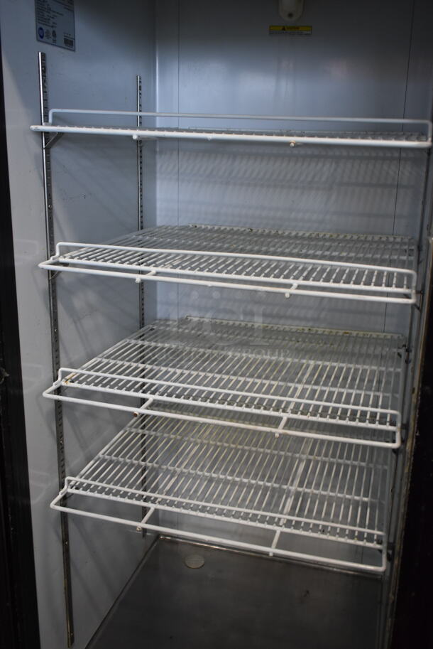 Everest EMGR24B Metal Commercial Single Door Reach In Cooler Merchandiser w/ Poly Coated Racks. 115 Volts, 1 Phase. Tested and Working! - Image 3 of 4