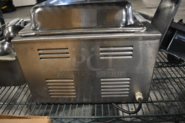 Avantco Stainless Steel Commercial Countertop Food Warmer w/ Drop In and Lid. 14.5x22.5x14. Tested and Working! - Image 4 of 4