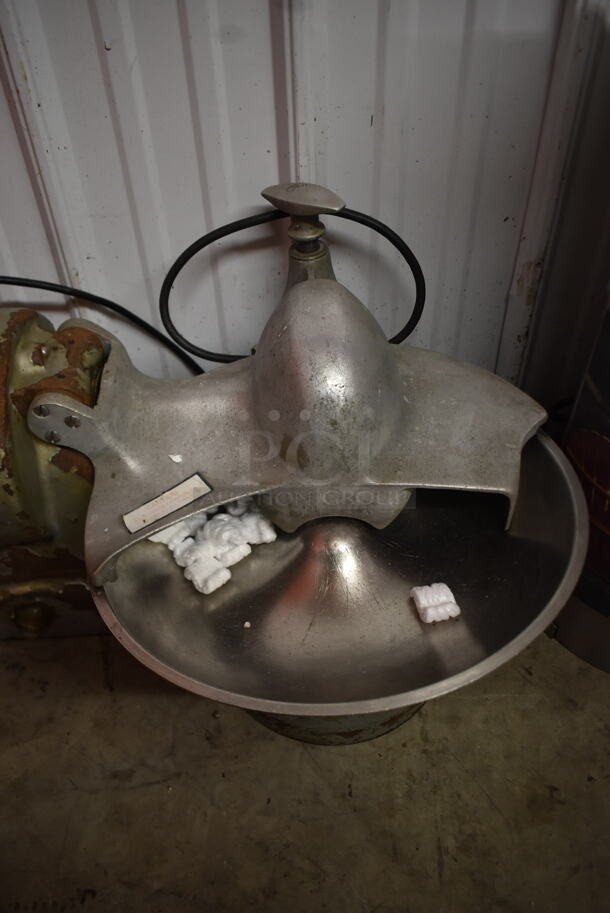 Hobart 8142 Metal Commercial Countertop Buffalo Chopper w/ S Blade. 115 Volts, 1 Phase. Tested and Does Not Power On - Image 3 of 5