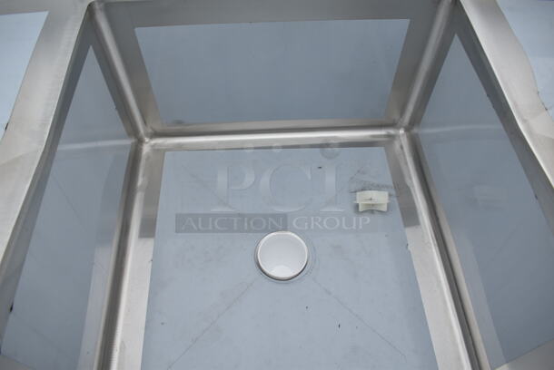 BRAND NEW SCRATCH AND DENT! Regency 600S12424224 Stainless Steel Single Bay Sink w/ Dual Drain Boards. Bay 24x24x14. Drain Boards 22.5x26 - Image 4 of 6