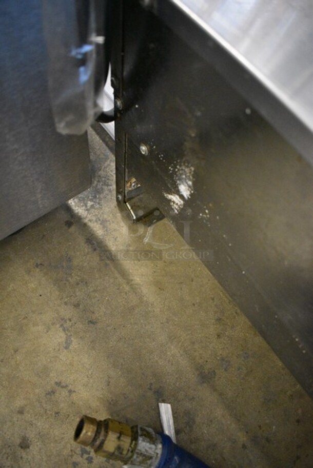 Garland Stainless Steel Commercial Countertop Natural Gas Powered Char Broiler Grill. 23.5x32x12. - Image 6 of 7