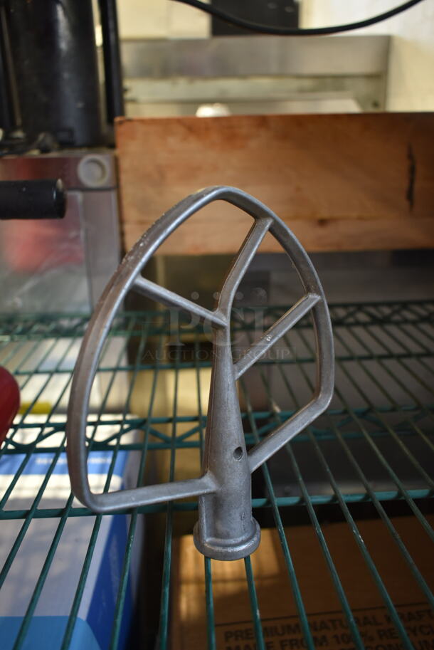 KitchenAid Professional 600 KP26M1XER Metal Countertop 6 Quart Planetary Dough Mixer w/ Metal Mixing Bowl, Paddle and Whisk Attachments. 120 Volts, 1 Phase. Tested and Working! - Image 3 of 7