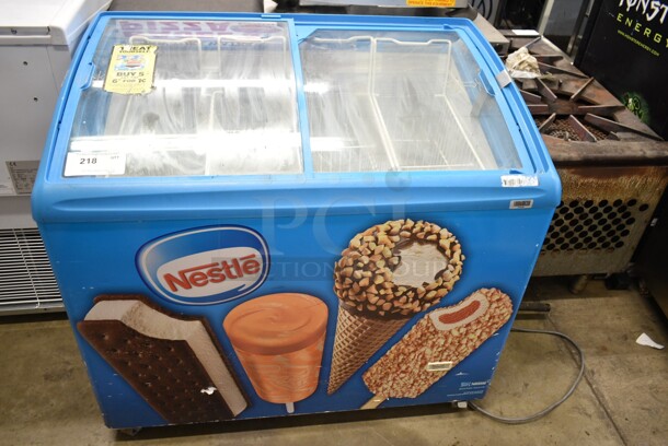 AHT RIO S 100 Metal Commercial Novelty Ice Cream Freezer Merchandiser on Commercial Casters. 115 Volts, 1 Phase. Tested and Working! - Image 1 of 6