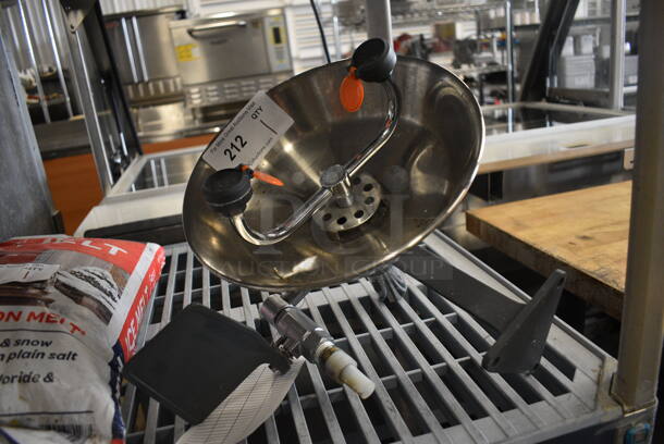 Metal Eye Wash Station. 15x15x8 - Image 2 of 3