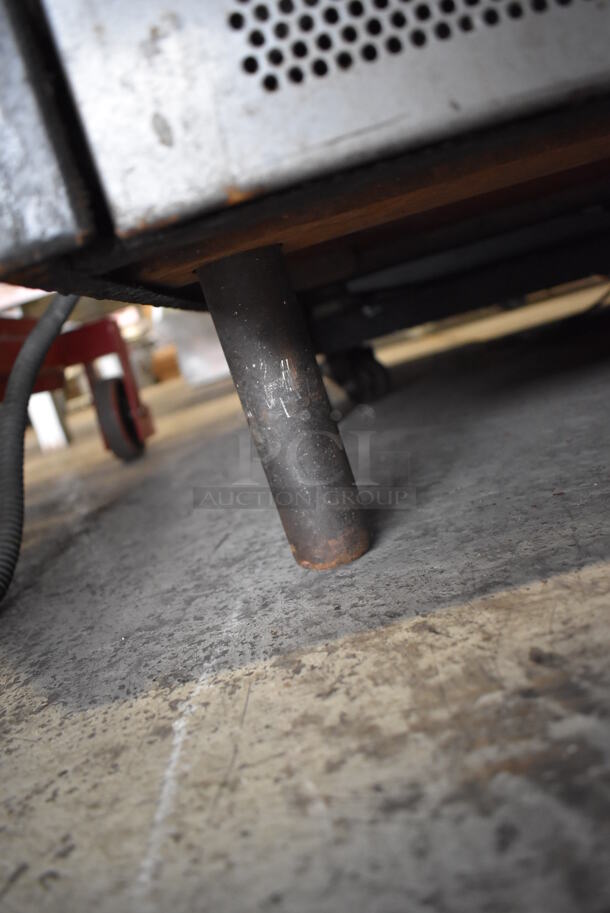 Southbend Metal Commercial Natural Gas Powered 10 Burner Range w/ 2 Ovens, Over Shelf and Back Splash. Missing 2 Burners and 2 Spider Grates. 61x33x57 - Image 10 of 10