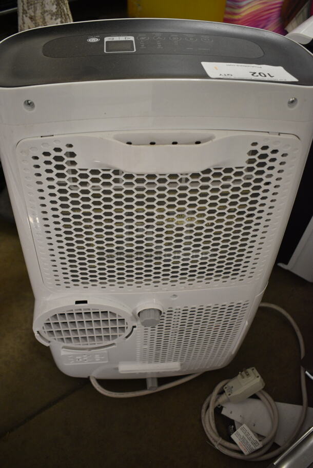 BRAND NEW SCRATCH AND DENT! Pelonis PAP10R1BWT Portable Air Conditioner w/ Accessories. 10,000 BTU. 115 Volts, 1 Phase. Tested and Working! - Image 5 of 6