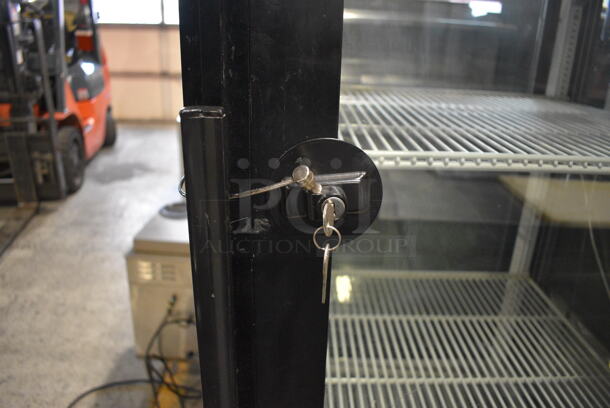 True Model G4SM-23 Metal Commercial Single Door Reach In Cooler Merchandiser w/ Poly Coated Racks. 115 Volts, 1 Phase. 27x31x79. Tested and Working! - Image 3 of 7