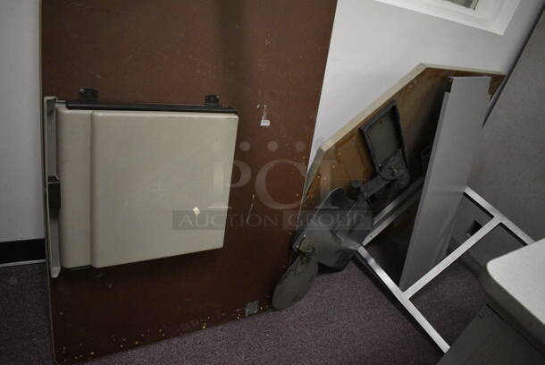 ALL ONE MONEY! Lot of various desk pieces . BUYER MUST REMOVE! - Image 3 of 8