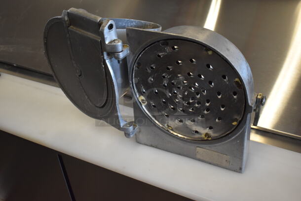 Metal Commercial Pelican Head w/ Shredding Blade - Image 3 of 3