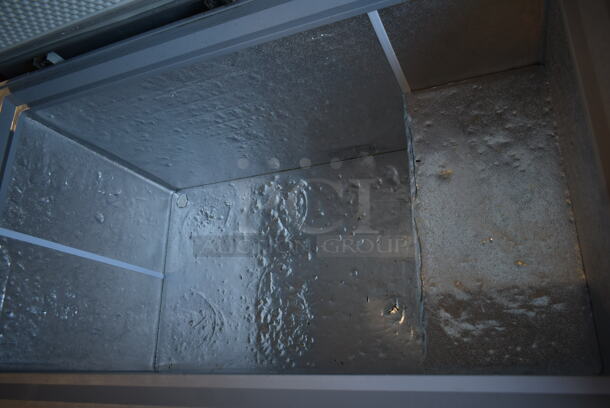 Avantco 178CF14 Metal Chest Freezer w/ Hinge Lid. 115 Volts, 1 Phase. Cannot Test Due To Cut Power Cord - Image 4 of 5