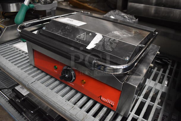 BRAND NEW! Avantco 177P70S Stainless Steel Commercial Countertop Panini Sandwich Grill with Smooth Plates. 120 Volts, 1 Phase. 17x15x8. Tested and Working! - Image 3 of 8
