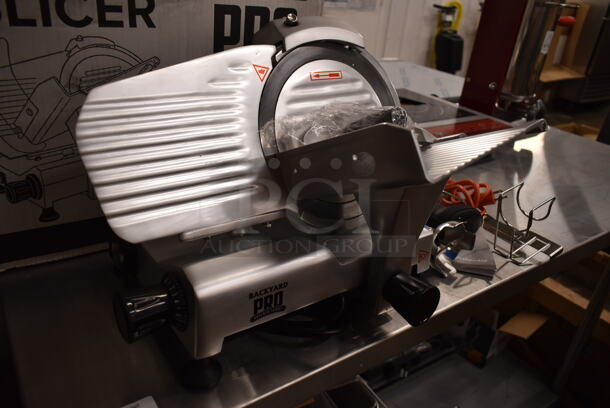 BRAND NEW SCRATCH AND DENT! Backyard Pro 554SL109E Metal Commercial Butcher Series 9" Manual Gravity Feed Meat Slicer. 120 Volts, 1 Phase. Tested and Working! - Image 2 of 3