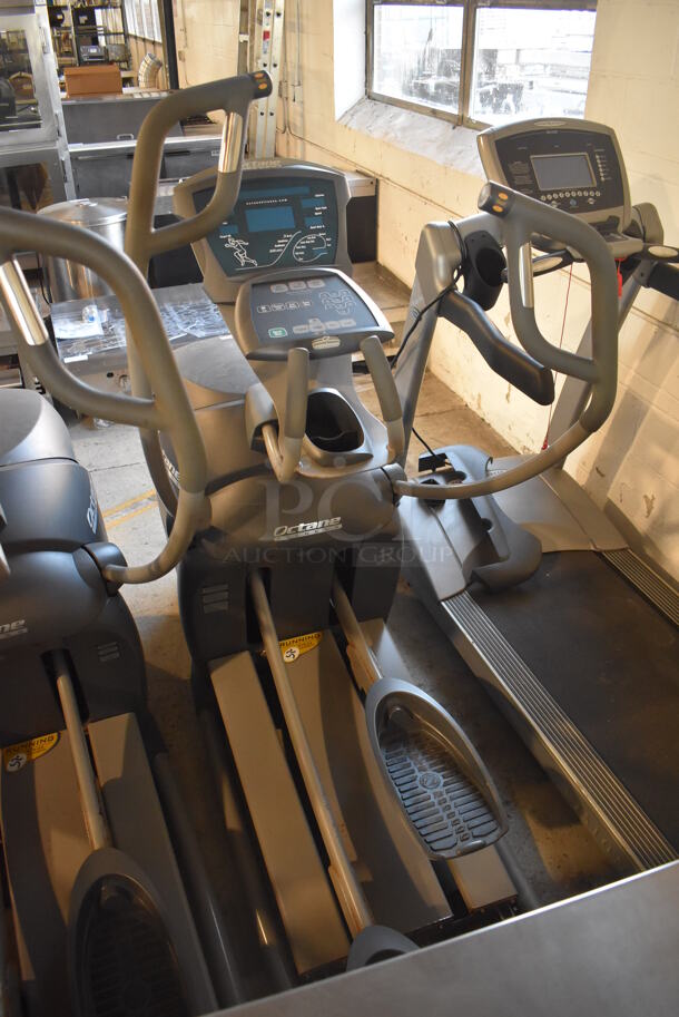 Octane Fitness Pro 3700 Metal Commercial Elliptical Machine. 30x77x64. Tested and Working! - Image 4 of 7