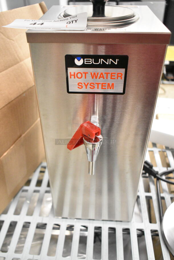 BRAND NEW SCRATCH AND DENT! 2023 Bunn OHW Stainless Steel Commercial 02550.0003 80 oz. Pourover Hot Water Machine. 120 Volts, 1 Phase.  - Image 5 of 8